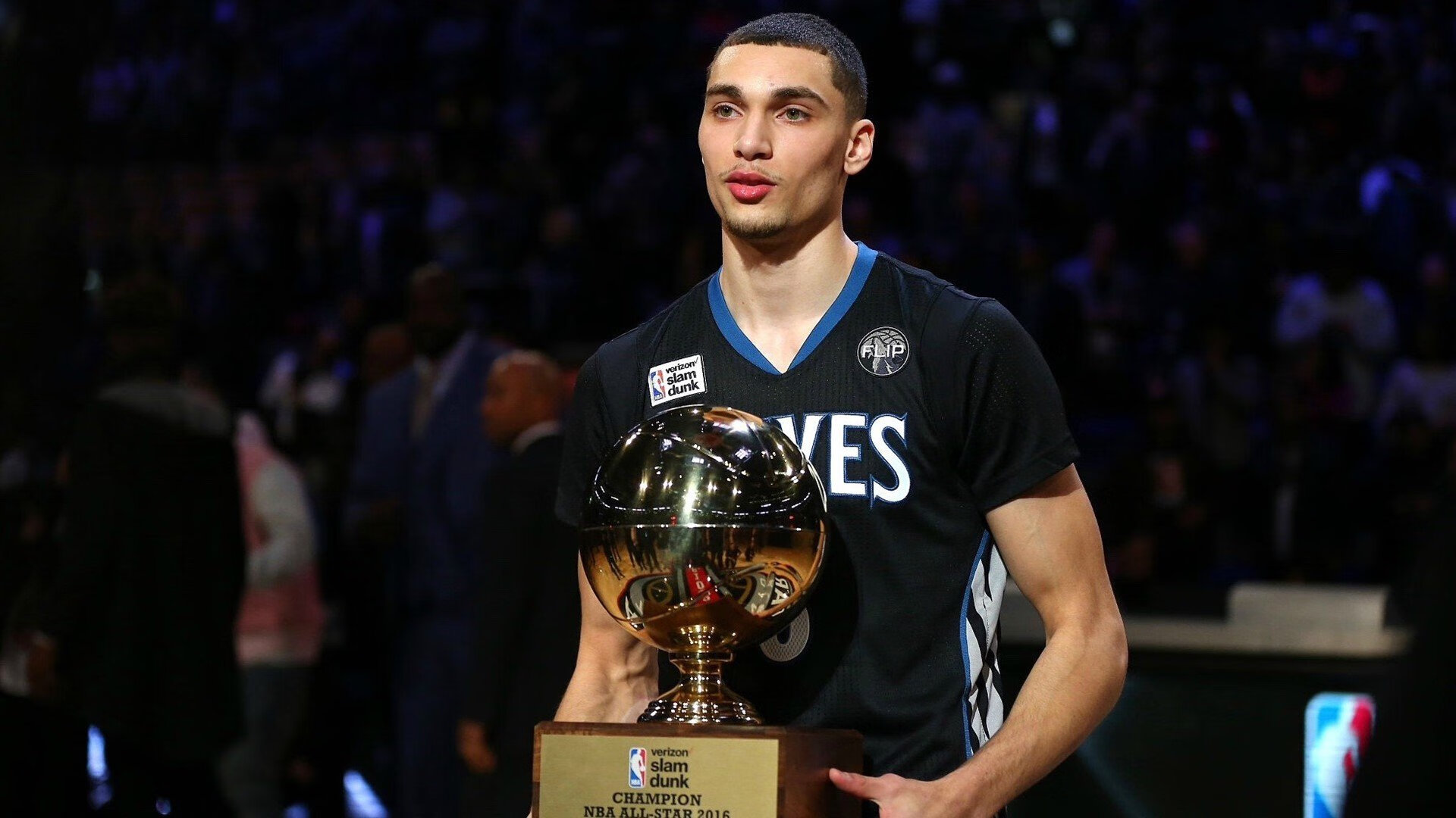 AYX体育官网-快船客场击败掘金，展现出色团队配合，快船3_1被掘金翻盘